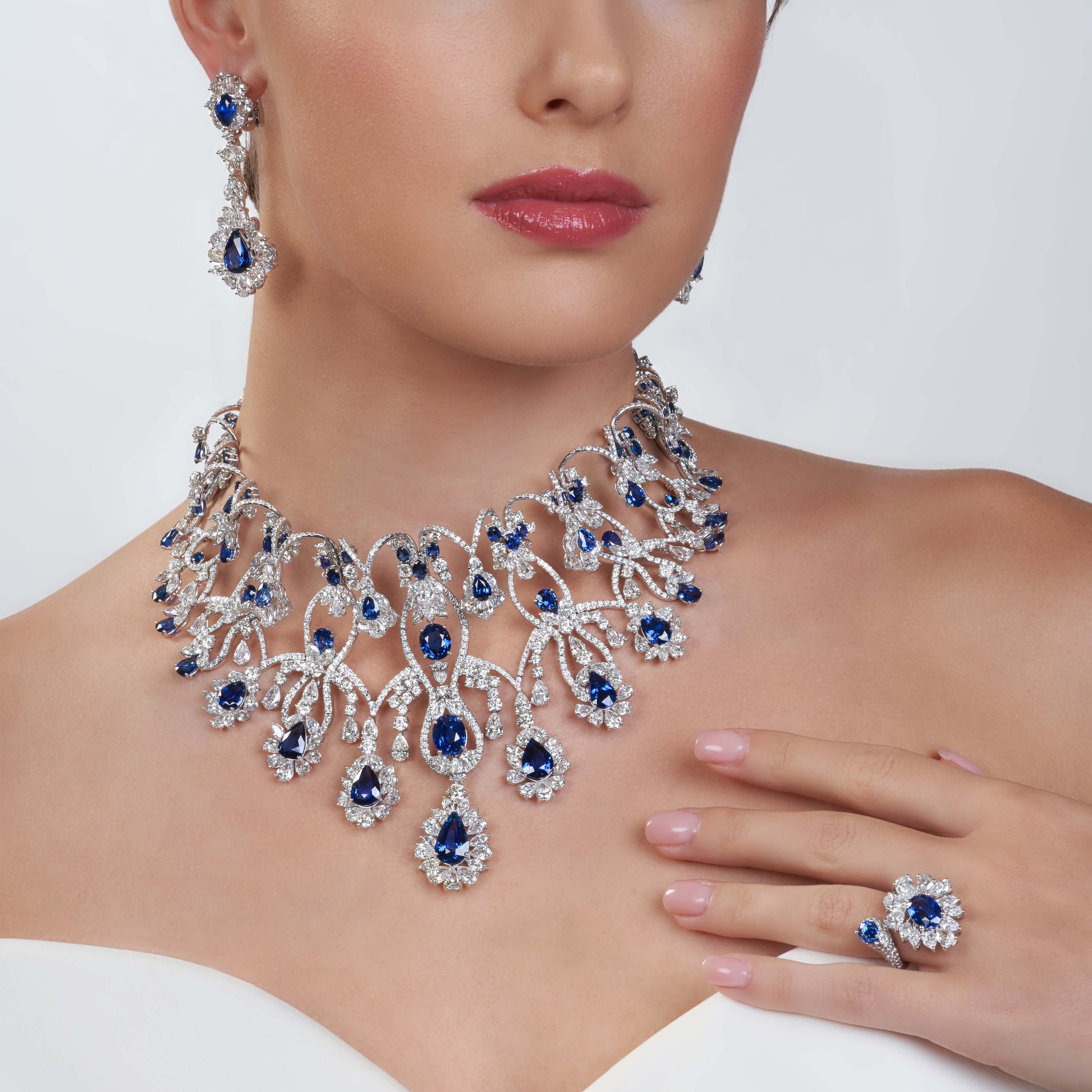 Aliel_Blue_Sapphire_and_Diamond_Suite_ DSN01479